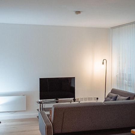 Central & Spacious, Sleeps 8, Perfect For Groups ليدز المظهر الخارجي الصورة