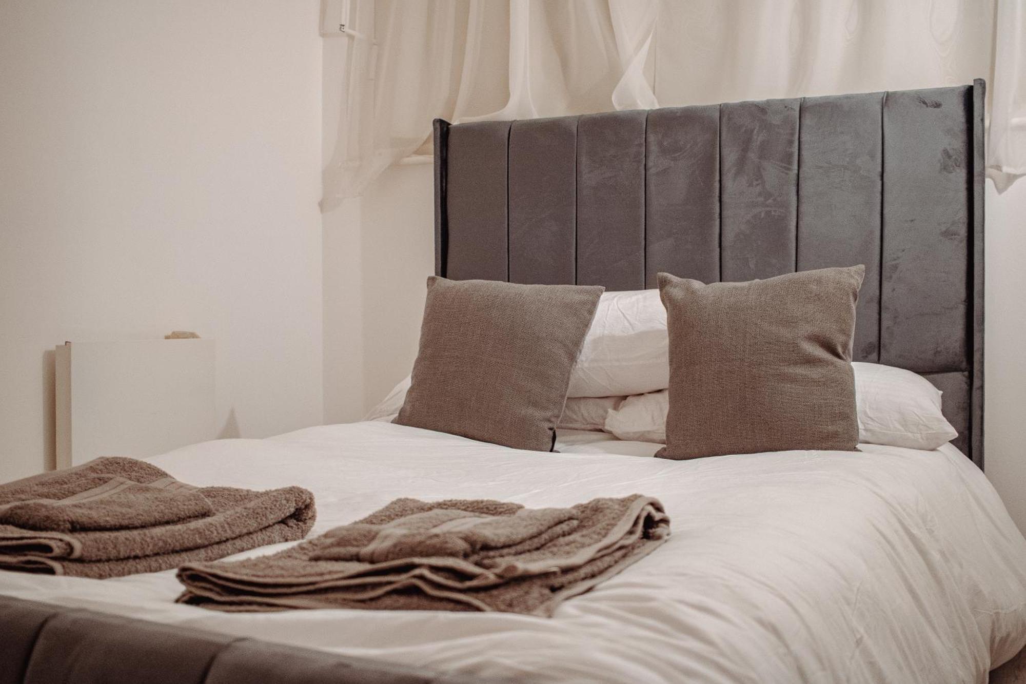 Central & Spacious, Sleeps 8, Perfect For Groups ليدز المظهر الخارجي الصورة