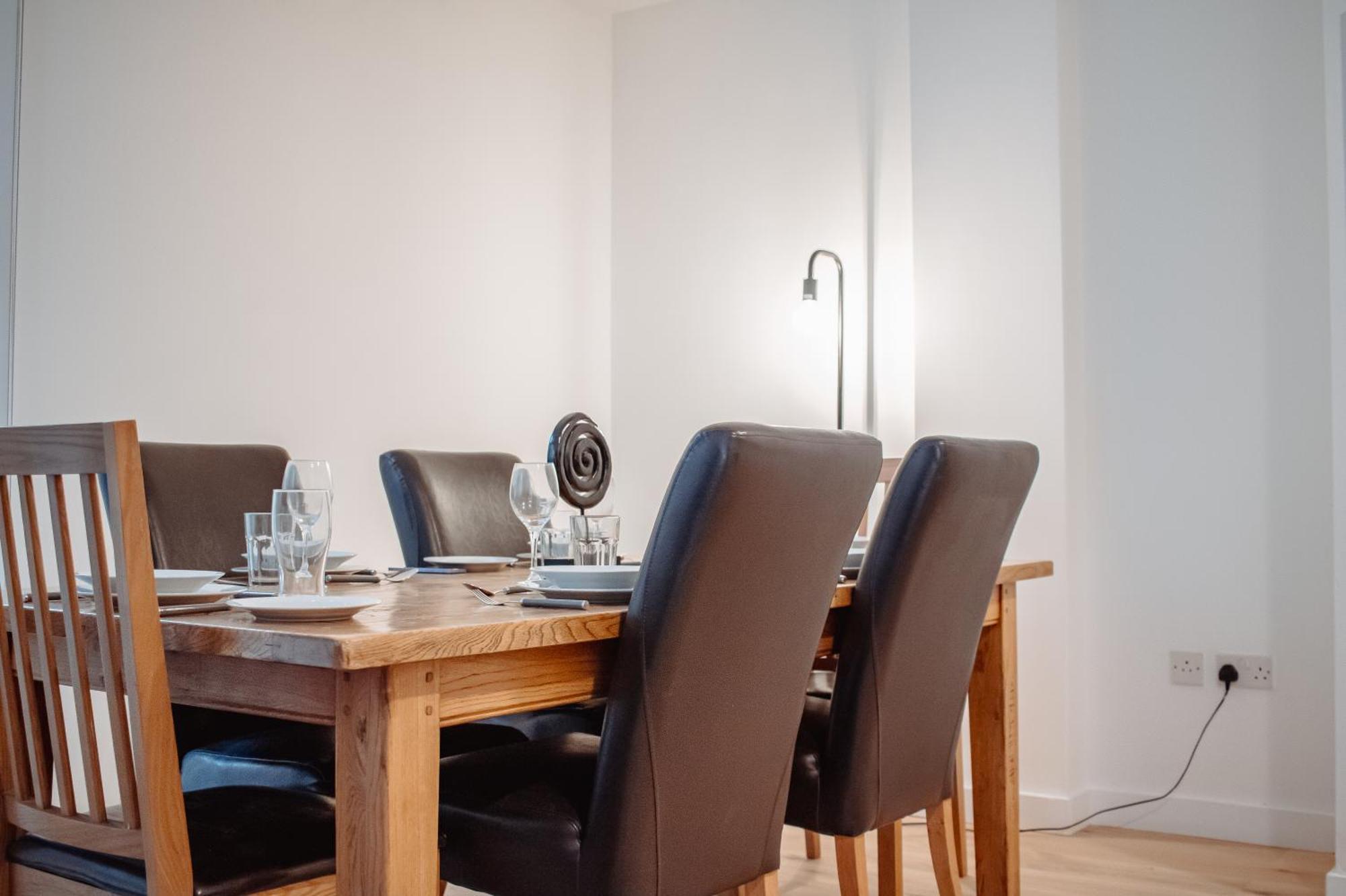 Central & Spacious, Sleeps 8, Perfect For Groups ليدز المظهر الخارجي الصورة