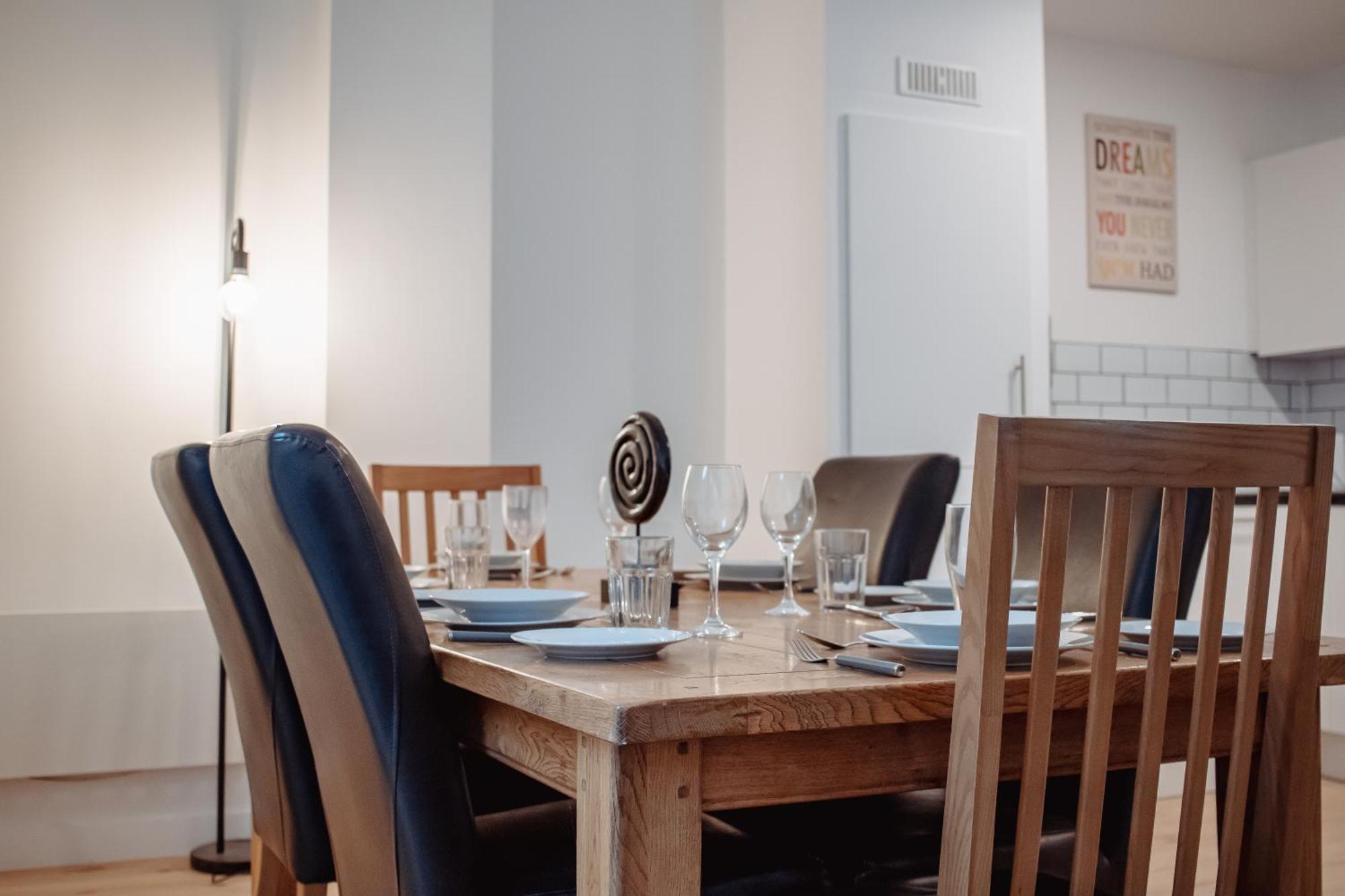 Central & Spacious, Sleeps 8, Perfect For Groups ليدز المظهر الخارجي الصورة